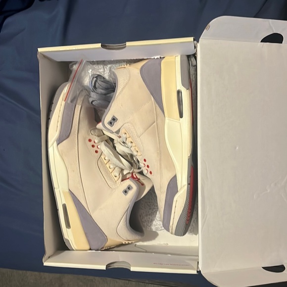 Size 11 Jordan retro 3 (muslin)
